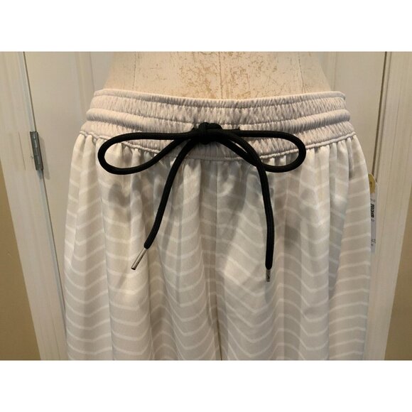 Nike Dri-Fit Gray & White Geometric Print Basketball Shorts, Size M, NWT! $62 - Picture 2 of 9